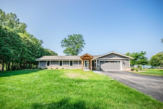 5221 Little Cedar Ln, West Bend, WI 53095