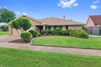7213 Lancashire Dr, New Orleans, LA 70123