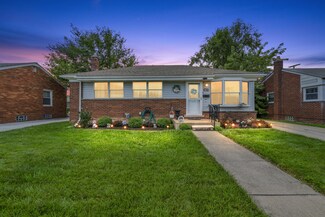 28637 Hollywood St, Roseville, MI 48066
