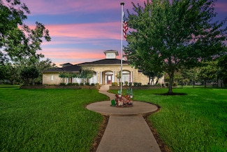 118 Waterfront Dr, Montgomery, TX 77356