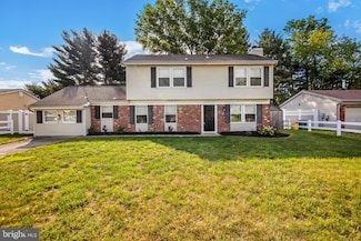 3 Regulus Dr, Blackwood, NJ 08012