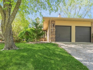 5200 Twana Dr, Des Moines, IA 50310