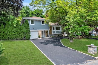 27 Meadowfield Ln, Glen Cove, NY 11542