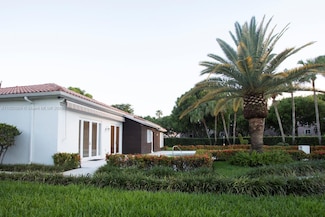 6598 NW 113th Place, Doral, FL 33178