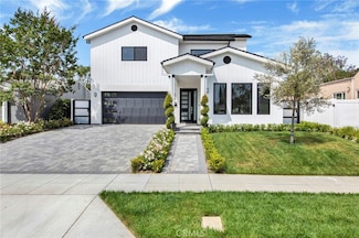 251 S Griffith Park Dr, Burbank, CA 91506