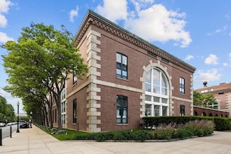 42 8th St Unit 4106, Boston, MA 02129