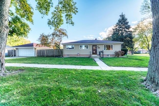 433 N Lincoln Ave, Villa Park, IL 60181