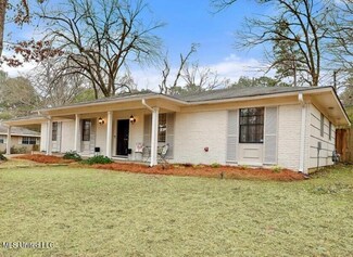 925 Briarwood Dr, Jackson, MS 39211