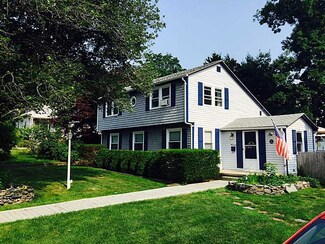 20 Beach Rd, Bristol, RI 02809