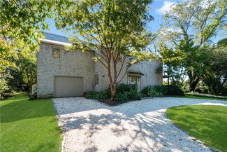 101 Mount Hope Ave, Jamestown, RI 02835