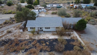 17 Cottonwood Ln, Yerington, NV 89447