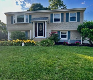 87 Park Ave, Warwick, RI 02889