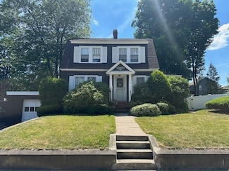 9 Wolfenden St, Attleboro, MA 02703