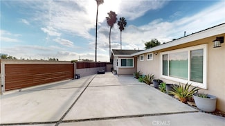 641 W 127th St, Los Angeles, CA 90044