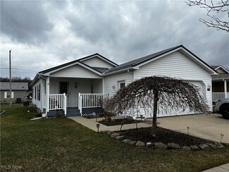 207 Polaris Dr, Dover, OH 44622
