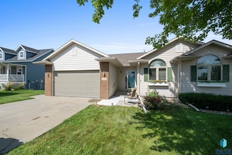 519 S Horizon Cir, Sioux Falls, SD 57106