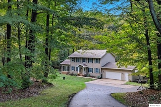 9243 Kline Ln, Mount Vernon, OH 43050