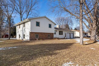 353 1st St E, Gaylord, MN 55334