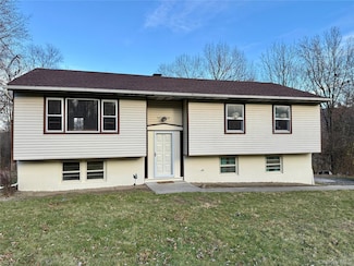 16 Highview Dr, Salisbury Mills, NY 12577