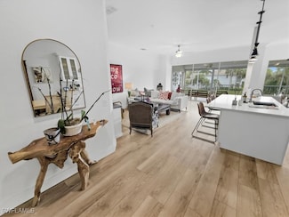 6876 Redbay Park Rd Unit 202, Naples, FL 34109