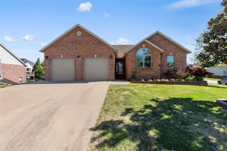 2106 Woodland Hills Dr, Cape Girardeau, MO 63701