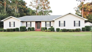 1003 Amelia St, Nashville, GA 31639