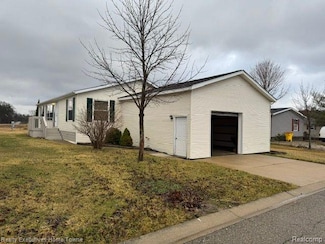 3763 Hunter Ln, Dryden, MI 48428
