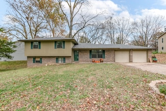 327 N Cedar Lake Dr W, Columbia, MO 65203