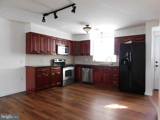 2417 Bloomsdale Rd, Levittown, PA 19057