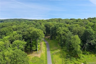 578 Cross River Rd, Katonah, NY 10536