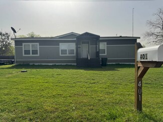 401 E First St, Nordheim, TX 78141