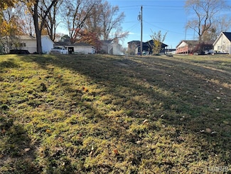 730 Jefferson St, Carlyle, IL 62231