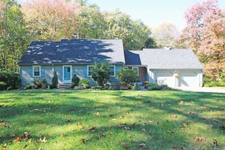 40 Middle St, West Newbury, MA 01985