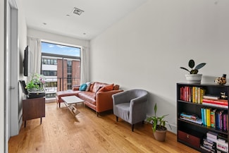 90 Troy Ave Unit 3, Brooklyn, NY 11213
