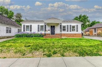 743 Washington St, Weston, MO 64098