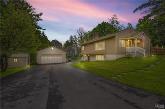 96 Lynbrook Cir, Syracuse, NY 13214