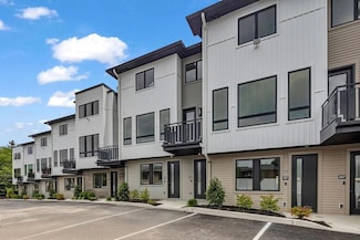 17 Union Rd Unit 208, Spring Valley, NY 10977