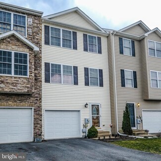 90 Myatt Ct, Inwood, WV 25428