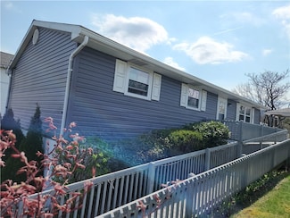 807 W 1st Ave, Derry, PA 15627