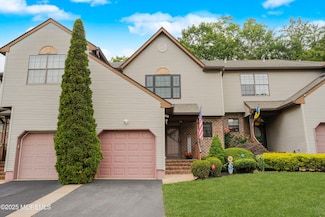 324 Oak Knoll Dr, Manalapan, NJ 07726