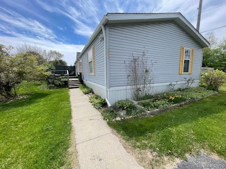 392 Hunters Rill, Oxford, MI 48371