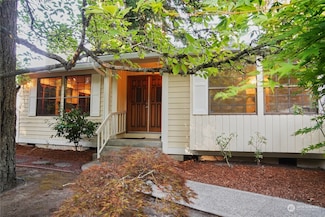 1053 Daniels Dr, Fircrest, WA 98466