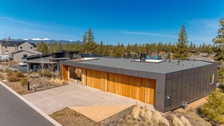 61913 Hosmer Lake Dr, Bend, OR 97702