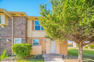 76 E Mountain Creek Dr, Grand Prairie, TX 75052