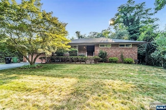 341 Paramus Rd, Paramus, NJ 07652