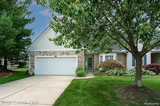 3529 Grove Ln Unit 27, Auburn Hills, MI 48326