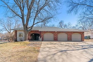 7670 Lanewood Ln N, Osseo, MN 55311