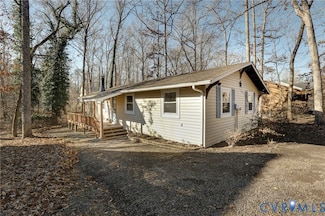 106 Monroe St, Locust Grove, VA 22508