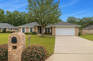 6178 Swainson St, Milton, FL 32570