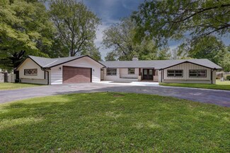 22 Fleetwood Dr, Winfield, KS 67156